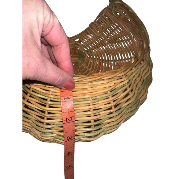 Vintage Hanging Wicker Flower Basket Handwoven Boho Cottagecore Plant Holder - Picture 13 of 14